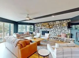 Modern Mountain Haven