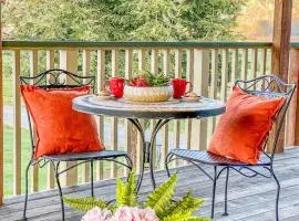 Riverview Cozy Home by the River