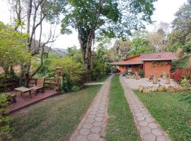 Chalé sonho meu do vale 01, hotel v destinaci Joanópolis