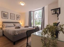 Room Near City Centre Private Bath Free Parking &ndash; domek wiejski 