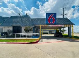 Motel 6-Duncanville, TX - Dallas