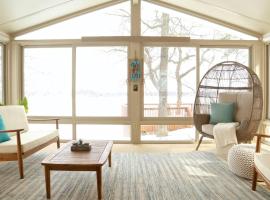 Cabin Escape - Lakefront - Sauna - Firepit - Paddleboards, Hotel in Princeton