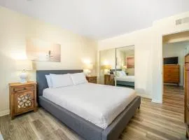 Charming Home Just Steps from the Beach 2 Bedroom, Private Back Patio, & Free WiFi
