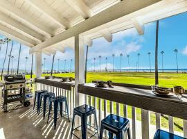 Stunning 2nd Floor Beachfront Home with Balcony, Ocean Views, and Prime Location, hotel in Newport Beach