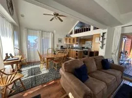 Modern Ocean Cabin 27 Stylish Kitchen & Jacuzzi