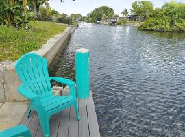 Dockside Delight Waterfront Gulf Access 4 mins to Beach, hotel v destinaci Englewood