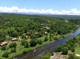 El Rodeo Apart Cabañas, отель в городе Санта-Роса-де-Каламучита