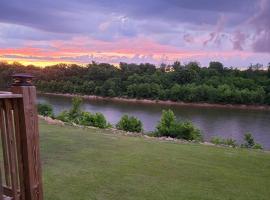 Waterfront Bama Getaway-20 min to UA、Englewoodのホテル