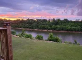 Waterfront Bama Getaway-20 min to UA