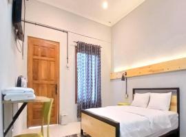Kenewae Living Near Alun-alun Wonosari Mitra RedDoorz, hotel v destinaci Wonosari
