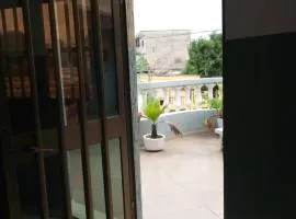 Chambre salon meublée