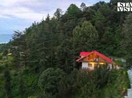StayVista at The Orchard Song with BBQ, Fireplace, hotel em Shimla