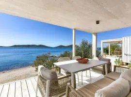 Luxury beachfront eco villa 77 with sauna
