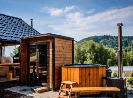 ForRest House Jacuzzi & Sauna, hotel i Jasienica