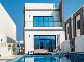 3BR villa and maid room by escape time