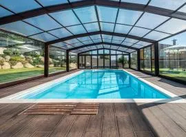 Lujo a estrenar con piscina cubierta