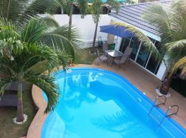 Coconut Palms, maison d'hôtes à Kantharawichai