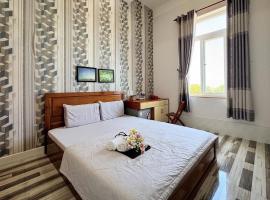 Chan Hotel Dao Phu Quy, khách sạn ở Phú Quý