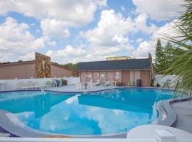 Liberty Inn and Suites Kissimmee near Disney World, hotel di Kissimmee