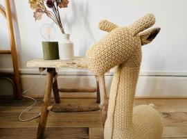 Studio Girafe, style bohème et atypique, Curistes, ξενοδοχείο σε Luxeuil-les-Bains