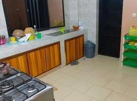 Roms Holding, Hotel in Samogan