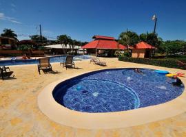 In the HEART of Jaco at Villas Paraiso – hotel w mieście Jacó
