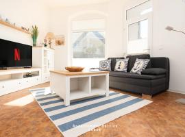 Fewo Meerluft nur wenige Minuten vom Hafen und Strand entfernt, Hotel in Laboe