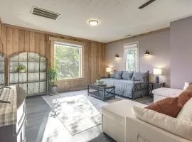 Downtown Condo about 23 Mi to Hocking Hills State Park