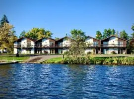 Bridge Inn Tomahawk - 2nd Floor, 2 Queen Beds, Balcony, River View