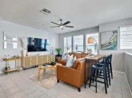 Blocks To Beach - Coastal Beach Decor - Garage Parking - Gated Community - 30 Day Fully Furnished