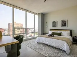 Modern Loft 15 Min from NYC with City View & Pool