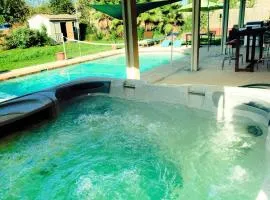 Amazing House with Pool, Arcade, Hot Tub and More - Accomodates 16 guests