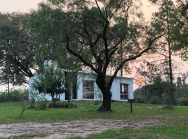 Mbaguarí, Refugio de río, κάμπινγκ σε Villa del Rosario