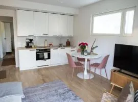 2 Bedroom Rose Charm - by University