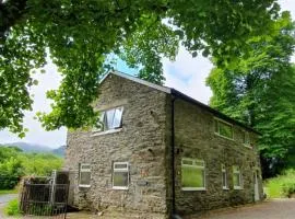 Red Dragon Cottages nr Mt Snowdon
