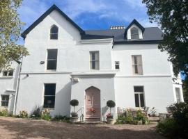 Lynwood house, hotel v destinaci Cobh