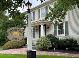 Waterfall Retreat Hot Tub, Pickleball, Fire Pit, hotel a Honeoye