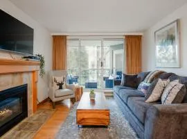 2BR plus den Ski in Ski out Condo with Pool and Hot Tub by Harmony Whistler