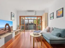 Stylish 2-Bed Cottage in Trendy Erskineville