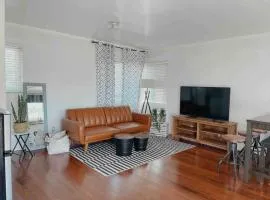 Cozy Guesthouse in Central OC