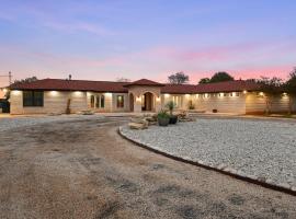 Guadalupe Bluff Mediterranean, Hotel in Kerrville