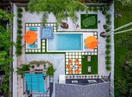 Villa Tessa Sleeps 12 Pool Spa Mini Golf Games Near Beaches AMI & IMG Pet OK