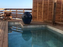 Ma Maison Blanche, hotel v destinaci Bernica-les Bas