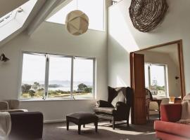 Sunset Sands Holiday Accomodation, hotel v destinaci Waihi Beach