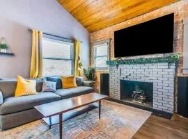 Happy Cactus Walkable 2BR by UofA and Parking