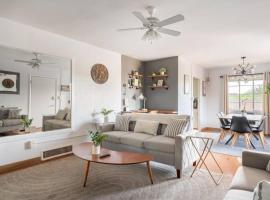 Bright & Airy Near UofA, 2 Min to Banner, hotel i Tucson