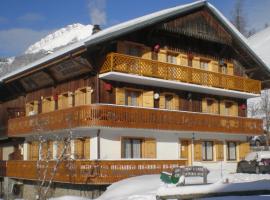 Les Mouflons, hotel in La Chapelle-dʼAbondance