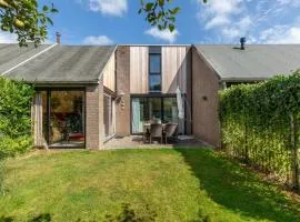 Welcome in - Vakantiehuisje Nr 86, Op een vakantiepark met zwembad, ruime en zonnige tuin