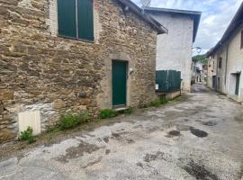 Petite maison de charme, hotel v destinaci Saint-Rambert-en-Bugey