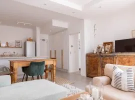 Boho Stays Empire Apartment